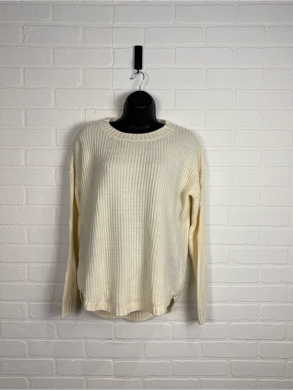 SO Cream Knit Sweater Women M Casual Pullover Scoop Neck